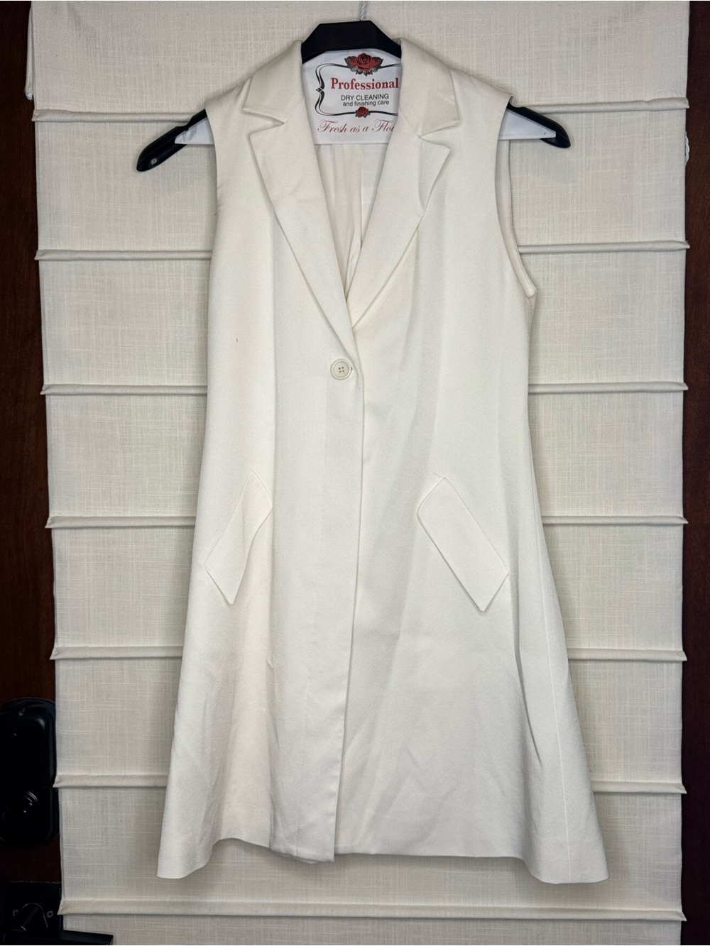 Alice + Olivia White Sleeveless A-Line Vest Dress